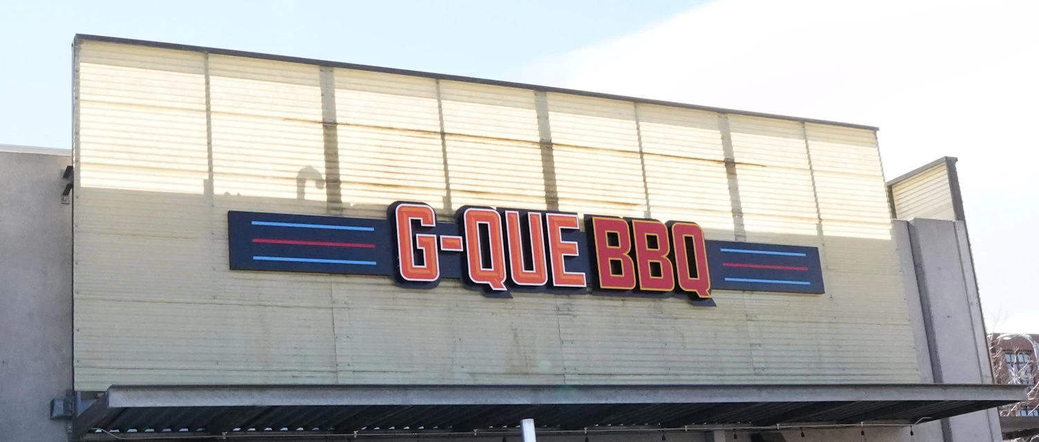 G-Que BBQ sign - north side